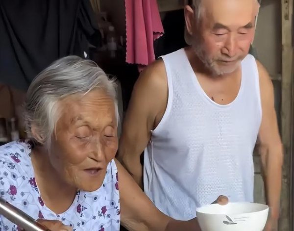 九游体育app(中国)官方网站家里最会照看孩子的东说念主视频里-九游「中国体育」娱乐 官方网站 登录入口