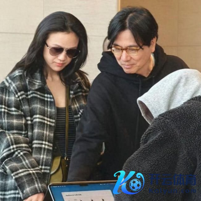 曝汤唯疑怀二胎